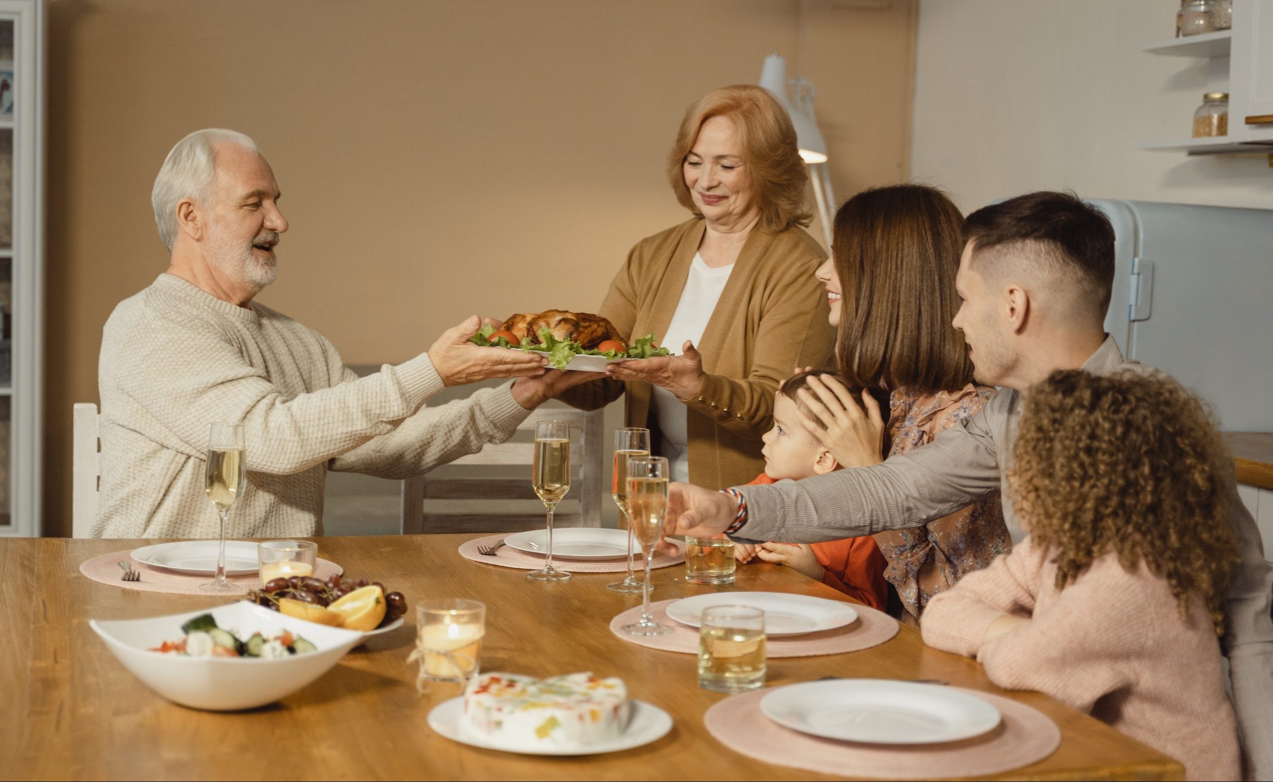 Traveling Over the Holidays? Don’t Let the Bed Bugs Bite!